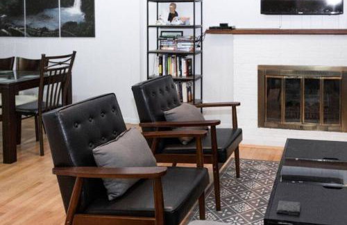 SunHouse 1410sqft BBQ 3xTVs Pets W/D Backyard - Photo 8