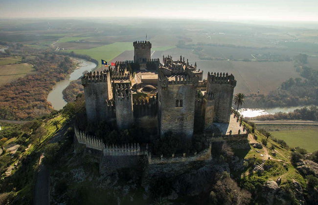 Entrada al castillo de Almodóvar del Río - Foto 2