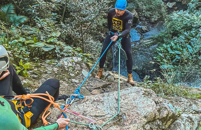 Rápel en las cascadas de Praia Grande - Foto 1