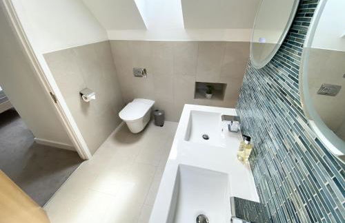 Trewhiddle Retreat V9 by Together Travel - Luxury 4-Bedroom Villa - Foto 23