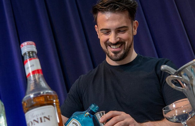 Tour y clase magistral de cócteles con ginebra Bombay Sapphire - Foto 16