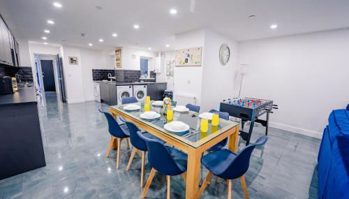 10BR 4Bath Home, Stag Do, Contractors, Big Group - Foto 2, stove, pet friendly, minibar