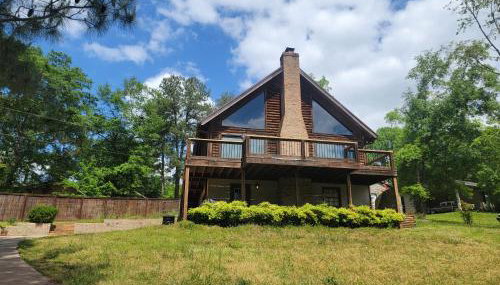 Gorgeous Cabin by Lake with Waterview and walking access - Foto 1