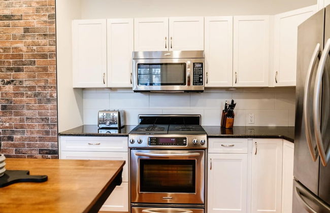 Dt Hot Tub Sauna Huge Yard - Photo 23