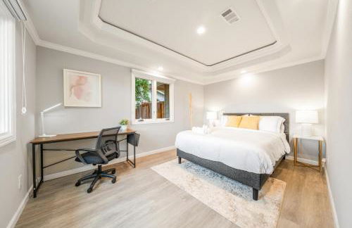 4BR Lux Los Gatos Home: Style & Comfy - Foto 13