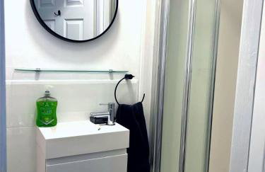 Newly Renovated 3 Bedroom House, 6 beds with 2 showers, near University Town Centre - Foto 39