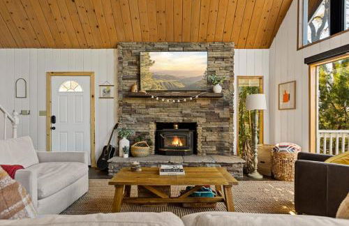 The Crown A-Frame Gated Central AC Lake Access - Foto 17