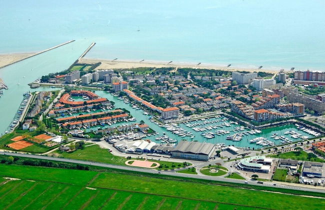 Red Flat With Shared Pool and Private Parking - Foto 15