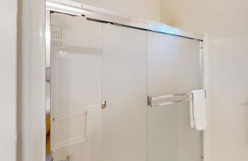 Sittin' By The Sea - Foto 12