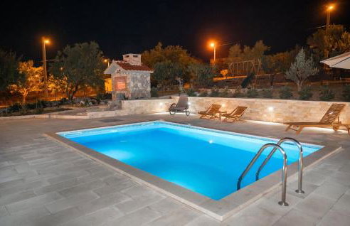 Gorgeous Home In Danilo With Wifi - Photo 11