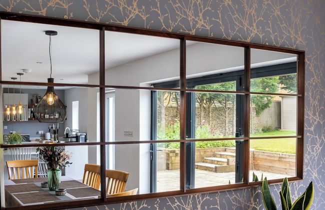 Stunning 5 Bed in the Centre of Bourton - Photo 30