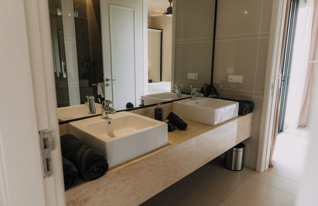 White Monkey Villa - Private Pool & Jacuzzi - Photo 43
