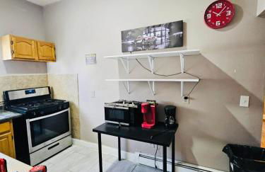 Suites on East Side near Whole Foods, Brown University, Miriam Hospital, MBTA, Downtown, - Foto 4