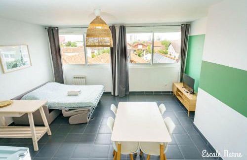 City Loft with rooftop view by Escale-Marne - M8 Tour Eiffel - Parking Gratuit - 201 - Foto 10