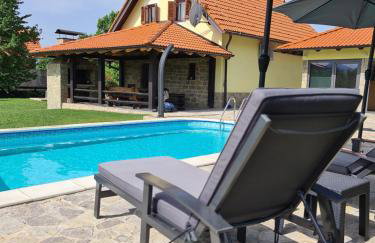 SPA HOLIDAY HOUSE REŽEK - Lovinac - Foto 1