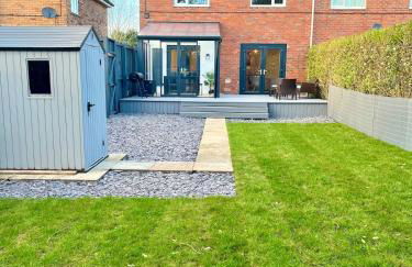 Waterside House - Luxury Home near Alton Towers & Trentham - Free Parking & Garden - Foto 2