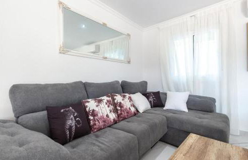 3 Bedroom Stunning Home In Mezquitilla - Photo 28