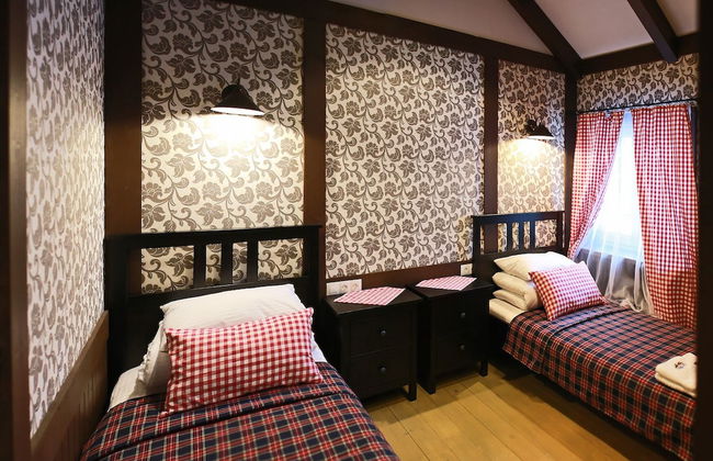 Shishki na Lampushke - Bavarsky Khutor - Foto 1