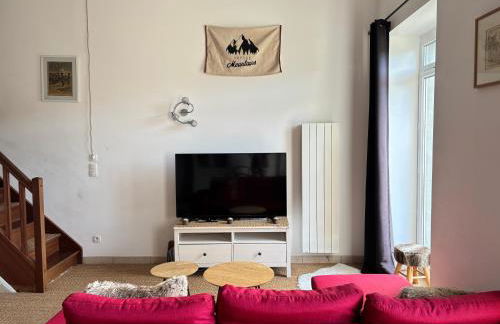 Les Douves Duplex 5 personnes lumineux avec jardin et terrasse aménagée , vue sur château à 5mn de la mer, proche Omaha Beach et Bayeux - Foto 8