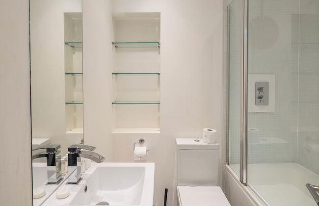 Fitzrovia by Viridian Apartments - Photo 38