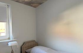 Art and Elegance, Family Friendly 2Bedroom Apartment near Frankfurt Airport, Free Parking - Foto 7