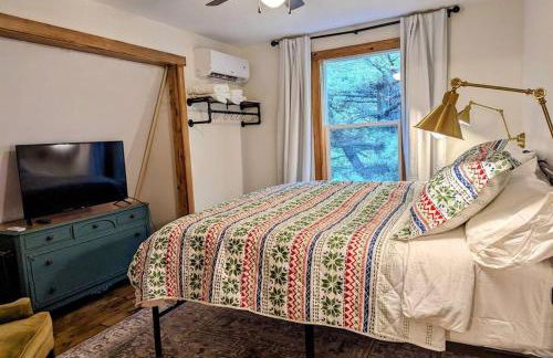 Secluded with Hot tub, Pool table, Arcade, Fishing andTheater Room - Photo 65