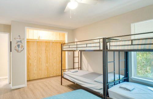 Hemphill Vacation Rental with Pool, Walk to Lake! - Foto 12