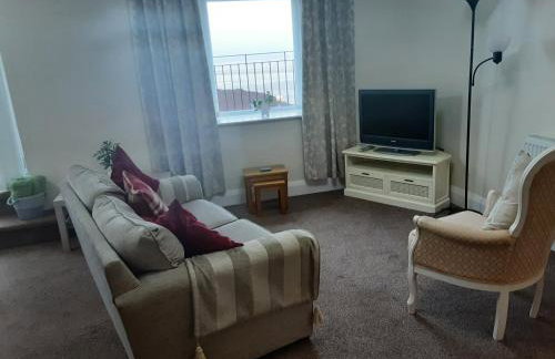 Morecambe Central balcony with sea view - Photo 14