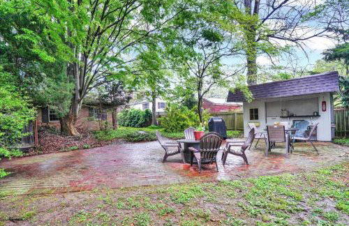 Spacious Antique Charm Home by Leavetown Vacations - Foto 6