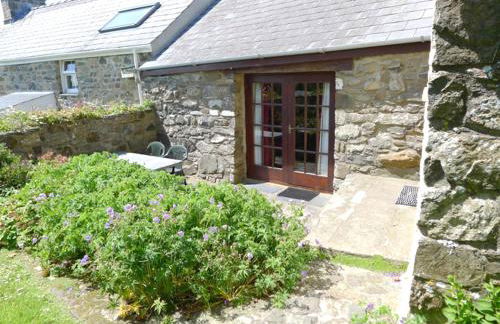 Ty Uchaf Cottage - Photo 14