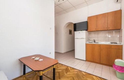 Beautiful Apartment In Dinjiska - Foto 12