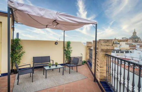 EXCLUSIVE TRIPLEX WITH PRIVATE TERRACE - Photo 4