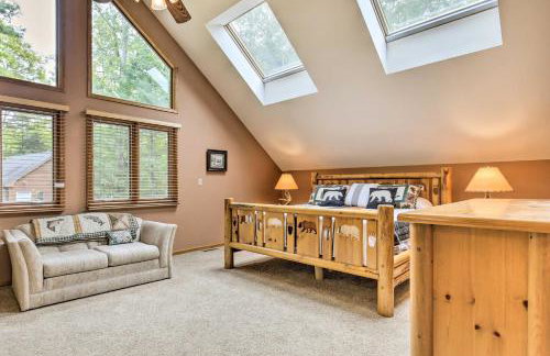 Waterfront Lake Tomahawk Cabin with Game Room! - Photo 18