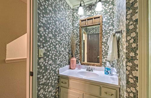 Red River Townhome with Balcony and Mtn Views! - Foto 15