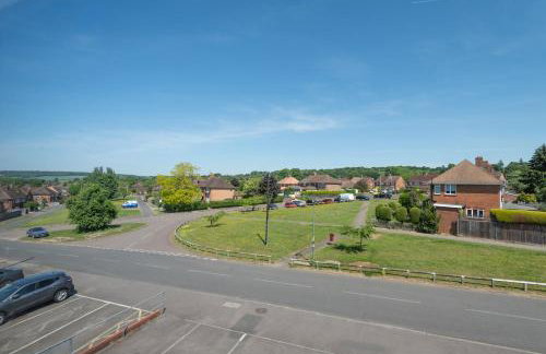 #30 Cozy & Stylish Studio Retreat - Near Odds Farm Park - Sleeps 2 - Perfect for business travelers and Couples - Free parking - Foto 3