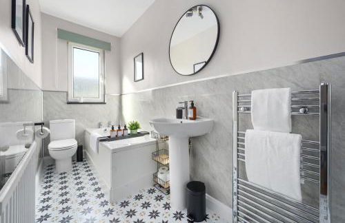 2-Bedroom Cottage - Long Stays Welcome - Photo 19