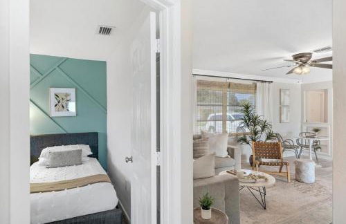 Stylish coastal retreat with Heated Saltwater pool - Foto 63