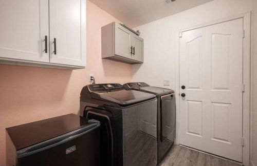 Peaceful Oasis Near Strip & Airport Pool Spa - Foto 35