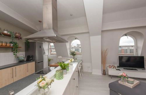 Shoppers Oasis - Heart of Leeds City Centre - Pass the Keys - Foto 21