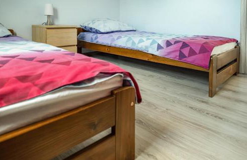 2 Bedroom Amazing Home In Ploskinia - Foto 23