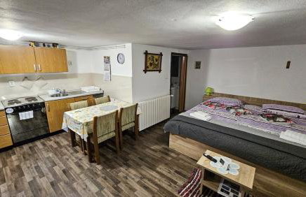 MALA KUĆA, Lič - Foto 8