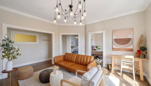 Beautiful Top Floor Getaway in Beach Town - Photo 2