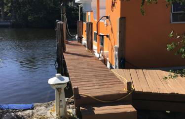 Updated houseboat on the river! - Foto 2