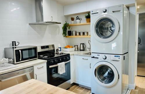 Stay in Style Hollywood Residences with Free Parking - Foto 41