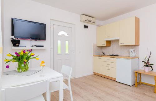 Color Apartments - One Bedroom Apartment with Terrace and Partial Sea View Blue - Foto 4