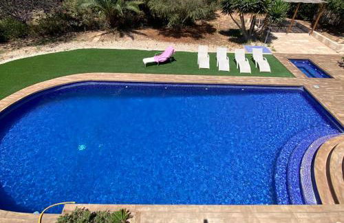 Villa de lujo con piscina, jacuzzi, jardín y terraza - Foto 2