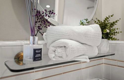 Spacious 5BR LA Villa with Pool Spa & Game Room - Foto 30