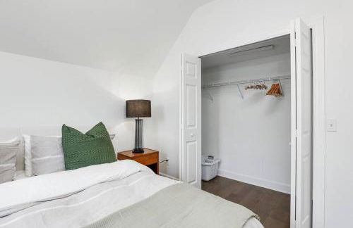 Lumber Barons Detroit Brush Park Penthouse 3BR 2 Kings 1 Queen 2 Baths 1 Car Garage - Photo 9