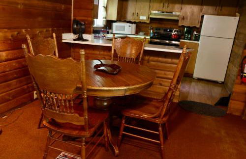 Cedar at Rainier Lodge (0.4 m from Mt.Rainier) - Photo 6