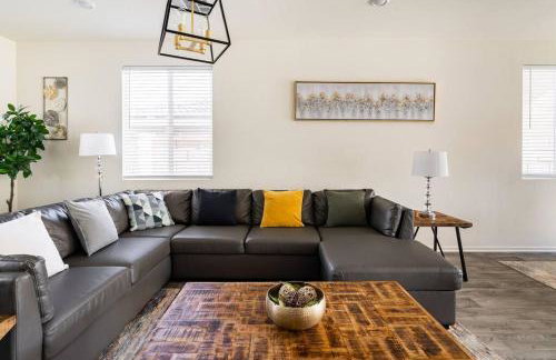 Spacious Modern Home in Sierra Lakes Fontana - Photo 14